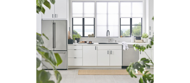 White Shaker vs. White Flat-Panel Cabinets: Which Fits Your Kitchen?